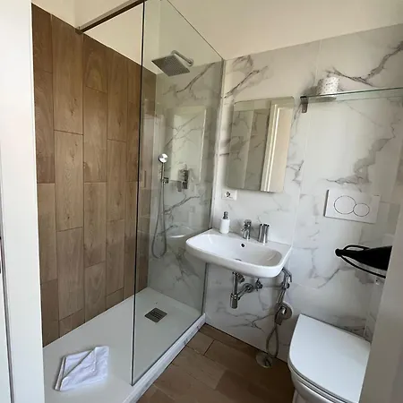 Single Room With St Peters Basilica View Гостевой дом Рим